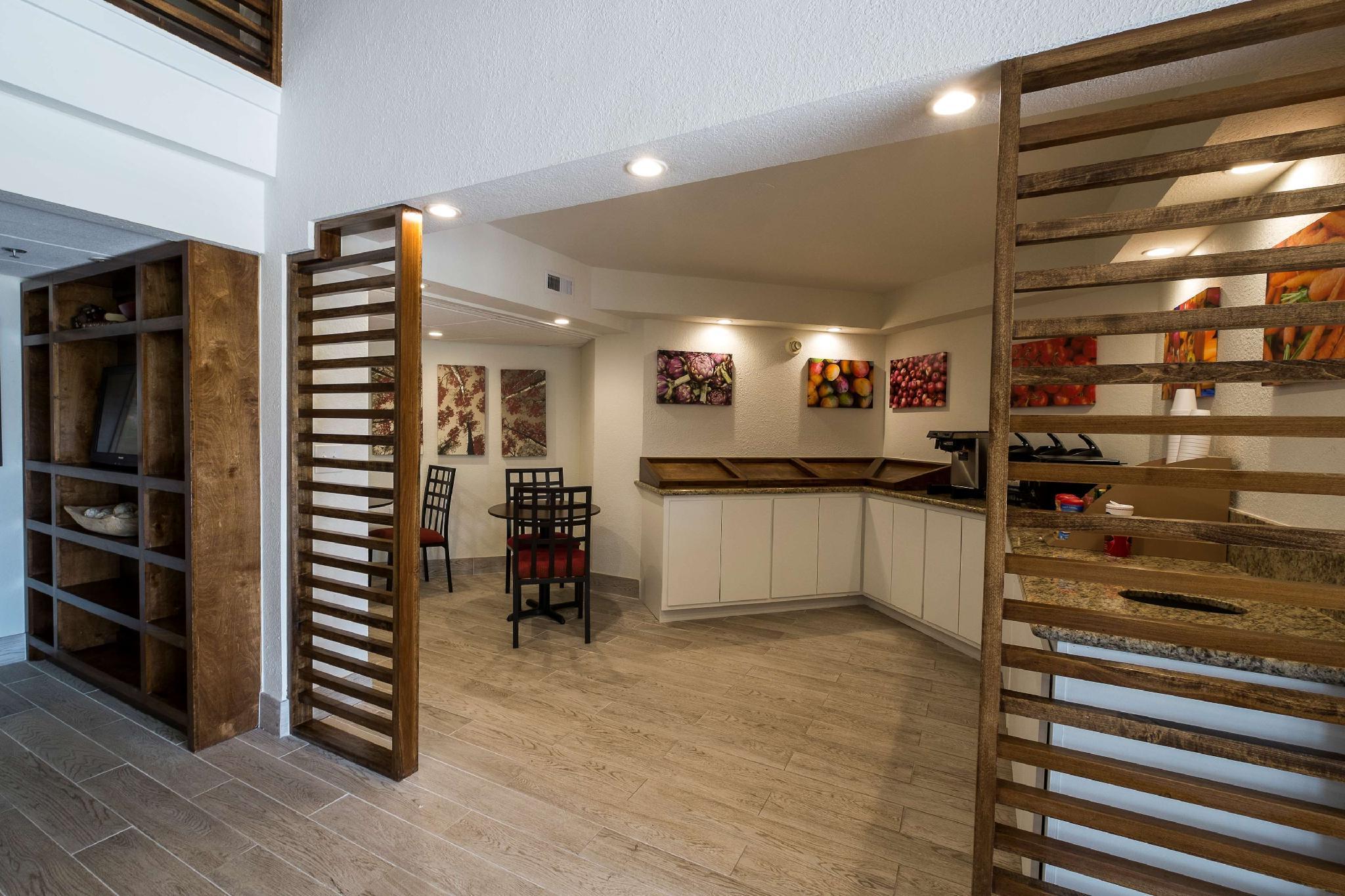 Red Roof Inn Plus+ Houston - Energy Corridor Экстерьер фото