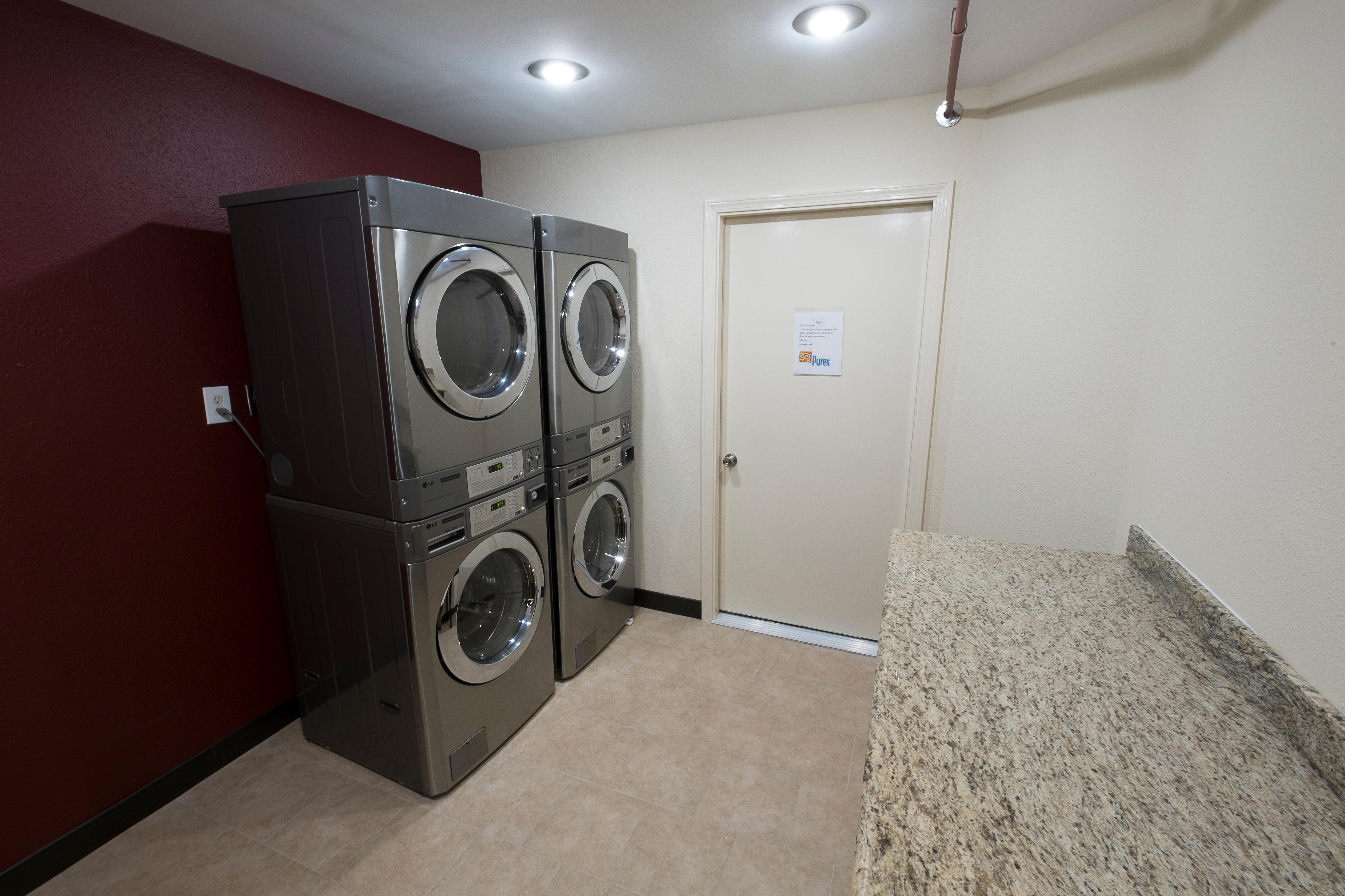 Red Roof Inn Plus+ Houston - Energy Corridor Экстерьер фото