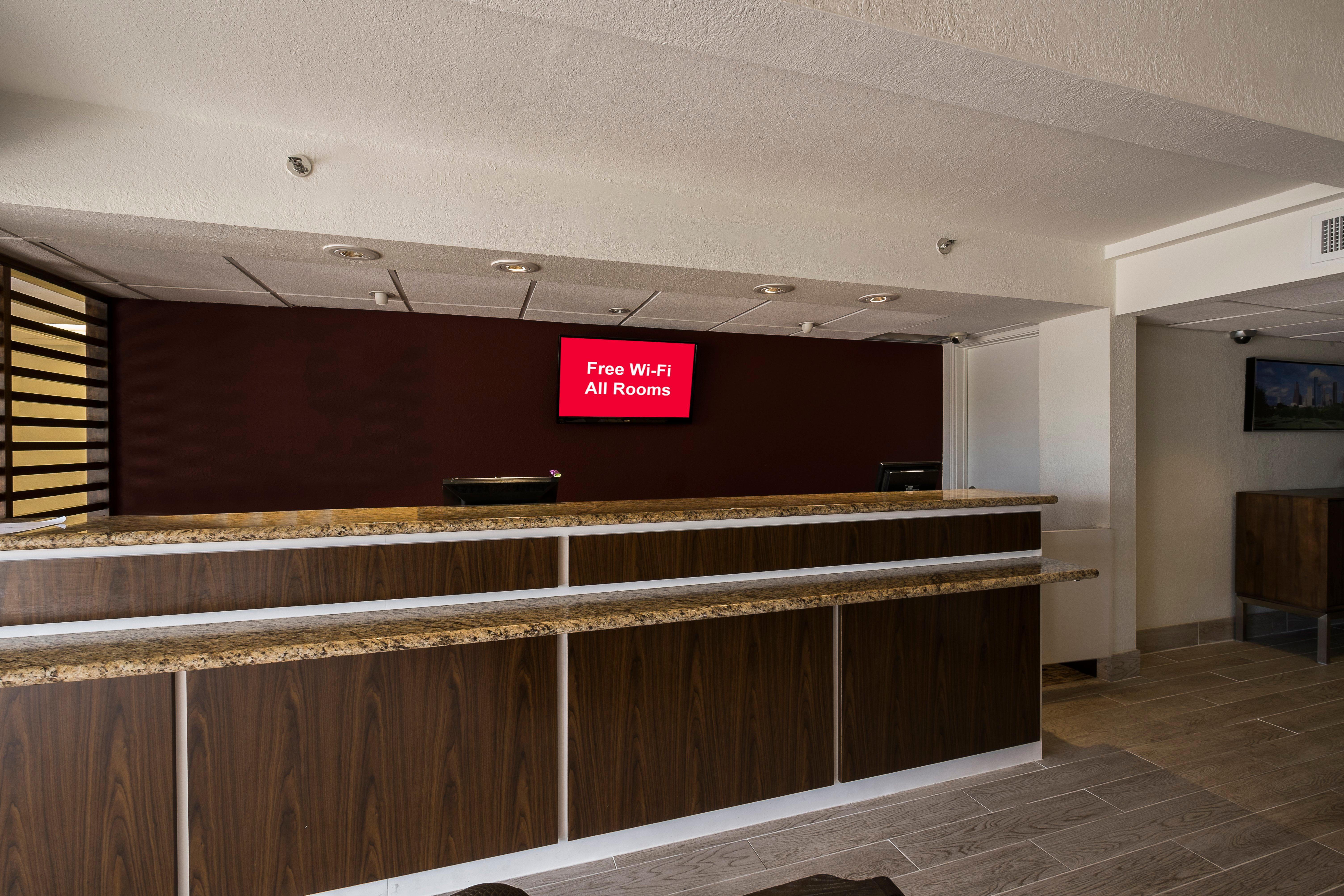 Red Roof Inn Plus+ Houston - Energy Corridor Экстерьер фото