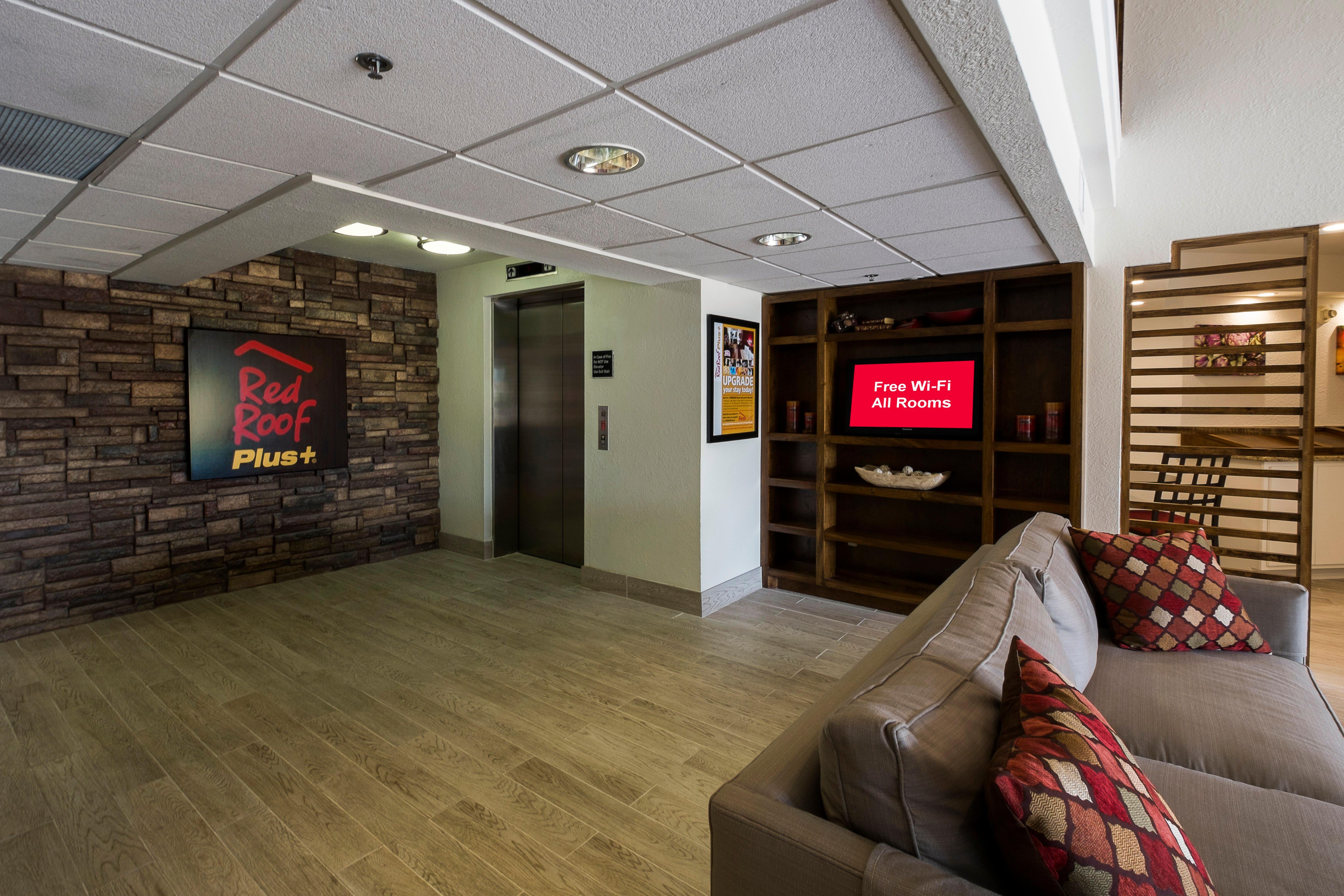 Red Roof Inn Plus+ Houston - Energy Corridor Экстерьер фото