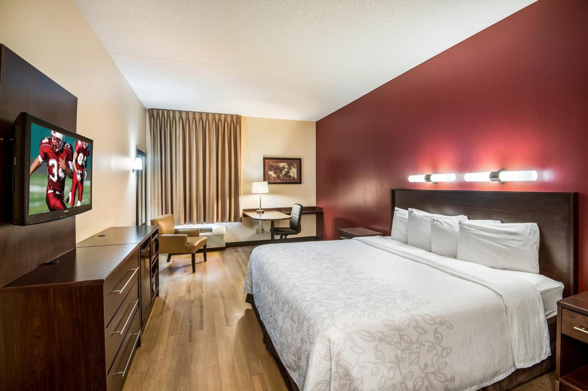 Red Roof Inn Plus+ Houston - Energy Corridor Экстерьер фото