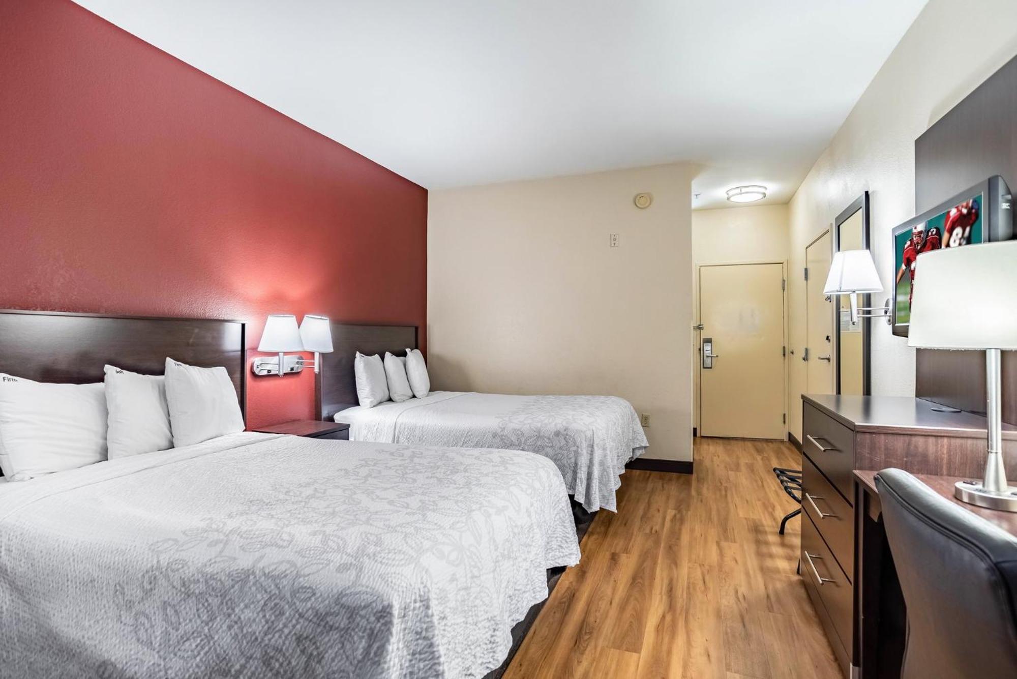 Red Roof Inn Plus+ Houston - Energy Corridor Экстерьер фото