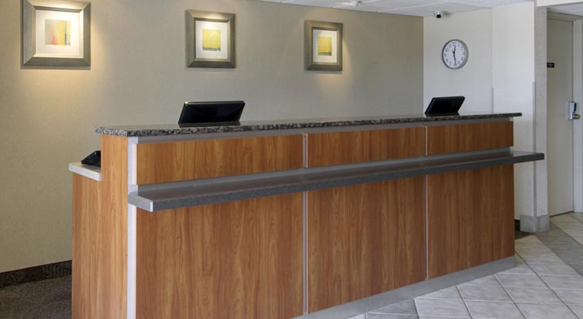 Red Roof Inn Plus+ Houston - Energy Corridor Интерьер фото