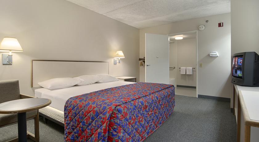 Red Roof Inn Plus+ Houston - Energy Corridor Номер фото