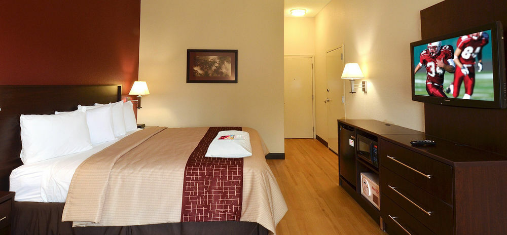 Red Roof Inn Plus+ Houston - Energy Corridor Экстерьер фото