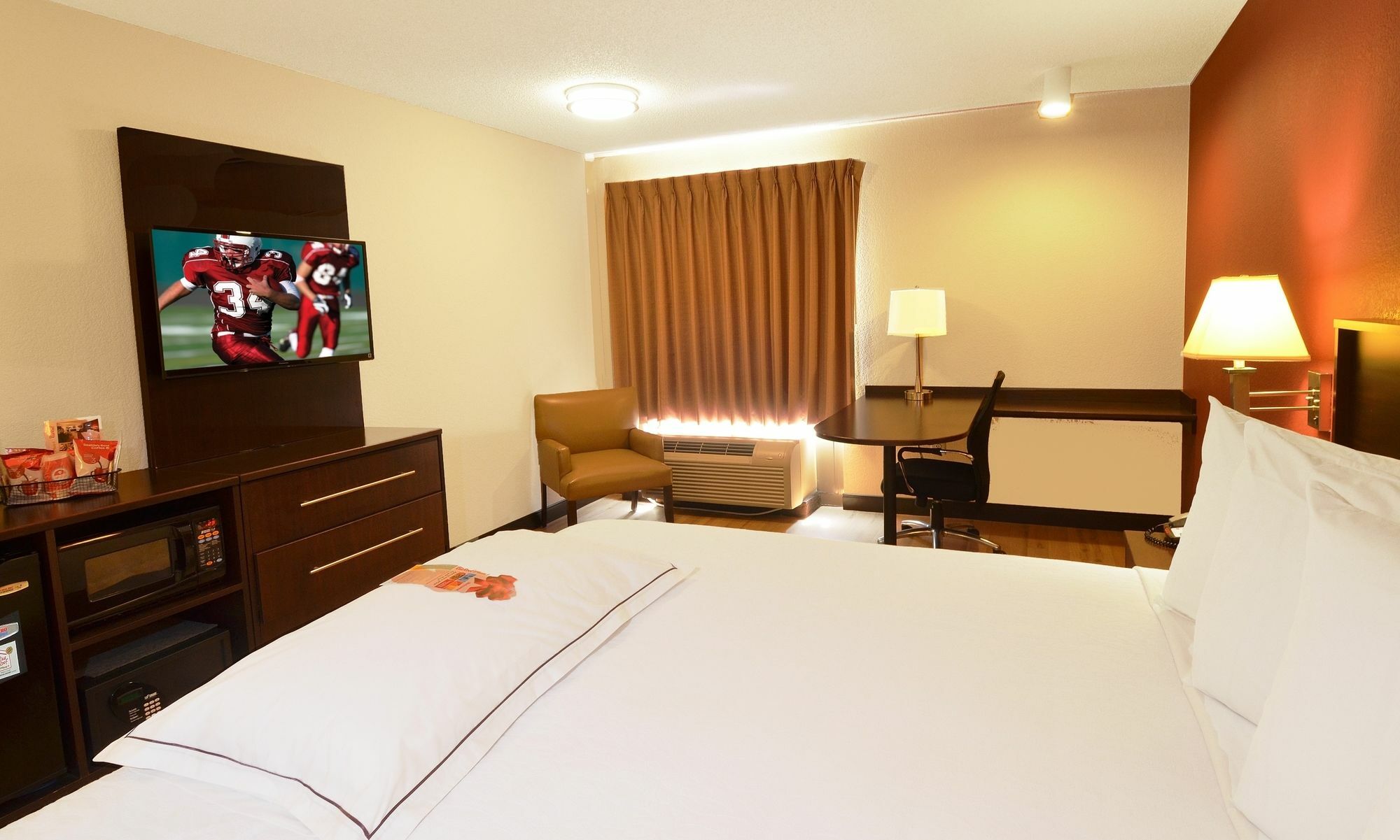 Red Roof Inn Plus+ Houston - Energy Corridor Экстерьер фото